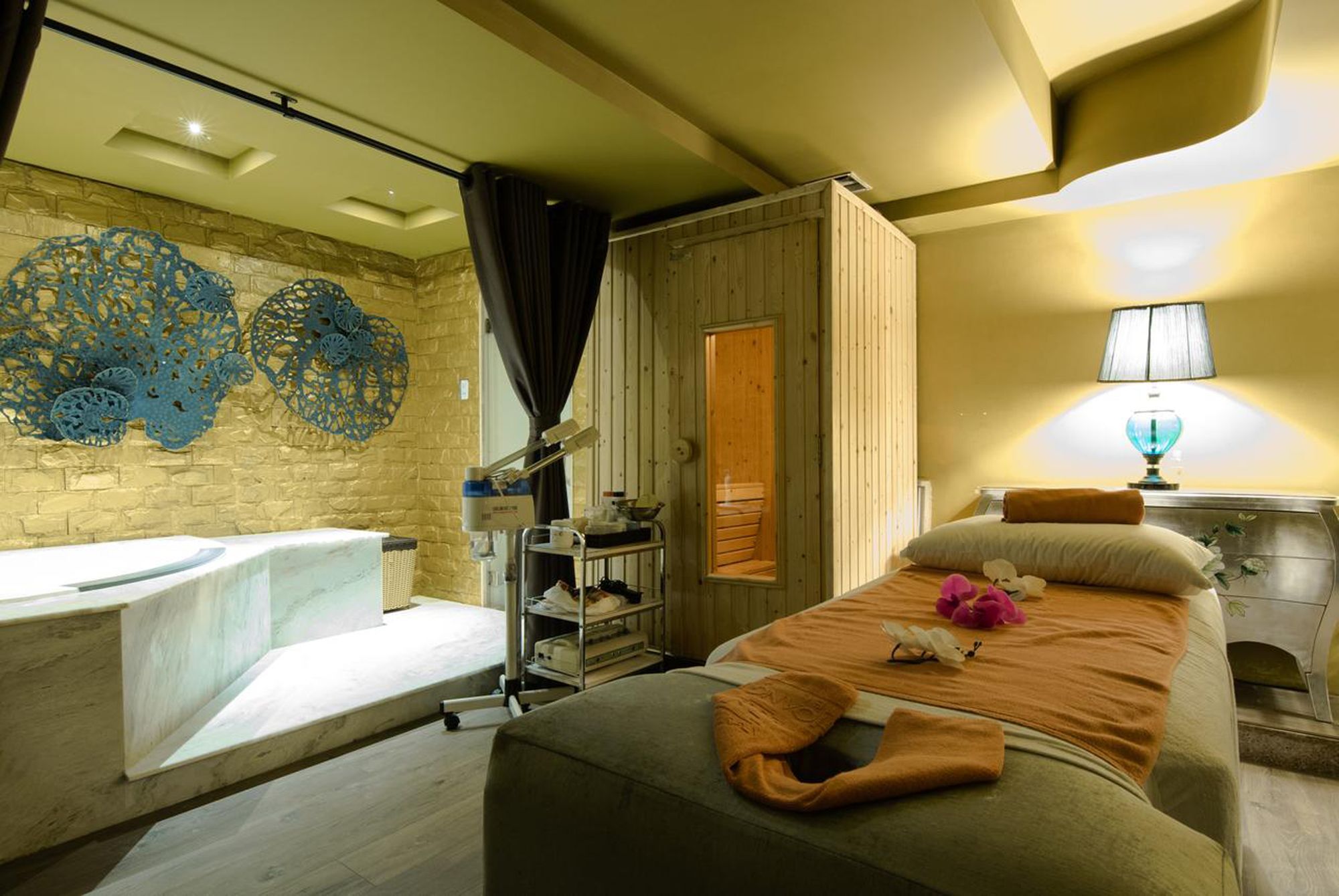 Hotel A&em & Ho Chi Minh City